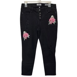 Black Daisy Jamie Relaxed Skinny Black Floral‎ Patches Jeans 11/30